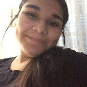 Meet your Posher, Larissa